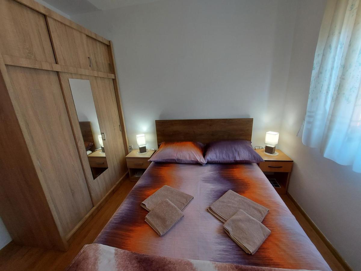 Apartman Porat Apartment Pula Bagian luar foto