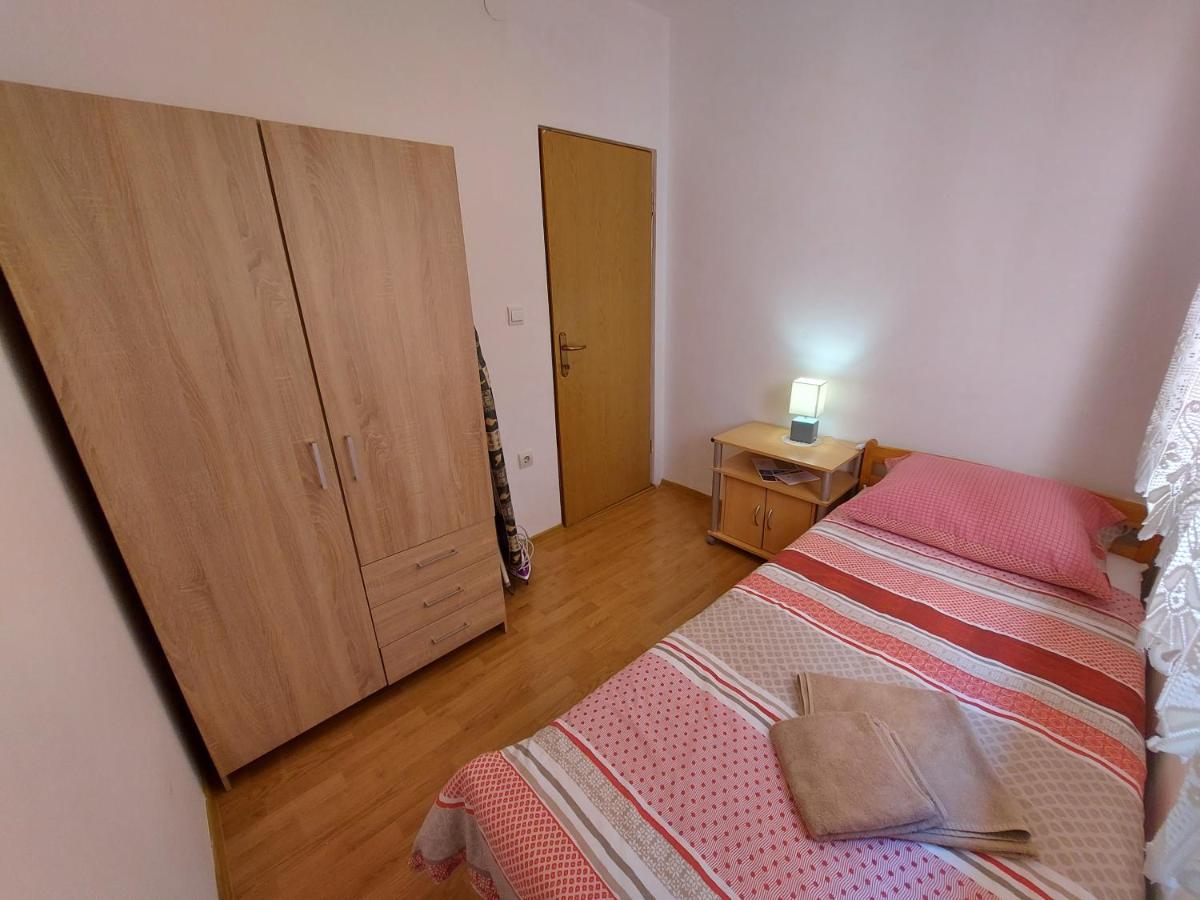 Apartman Porat Apartment Pula Bagian luar foto