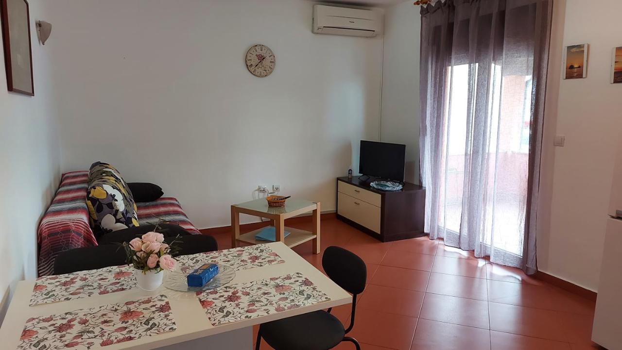Apartman Porat Apartment Pula Bagian luar foto