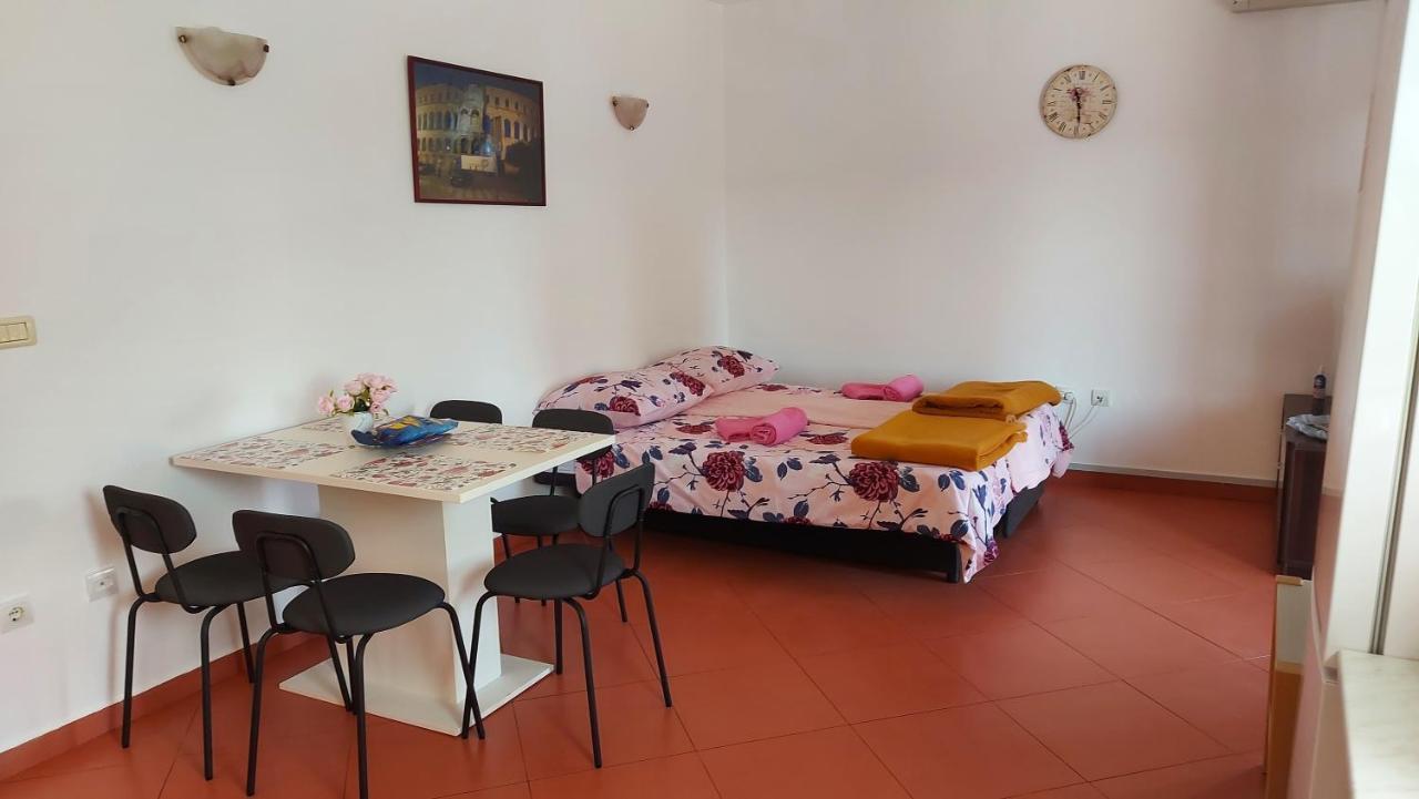 Apartman Porat Apartment Pula Bagian luar foto